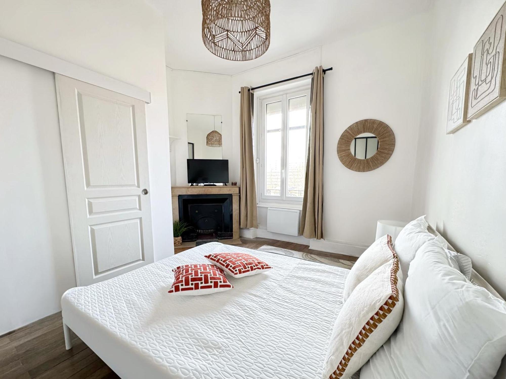 Suite Falso Villeurbanne Exterior foto